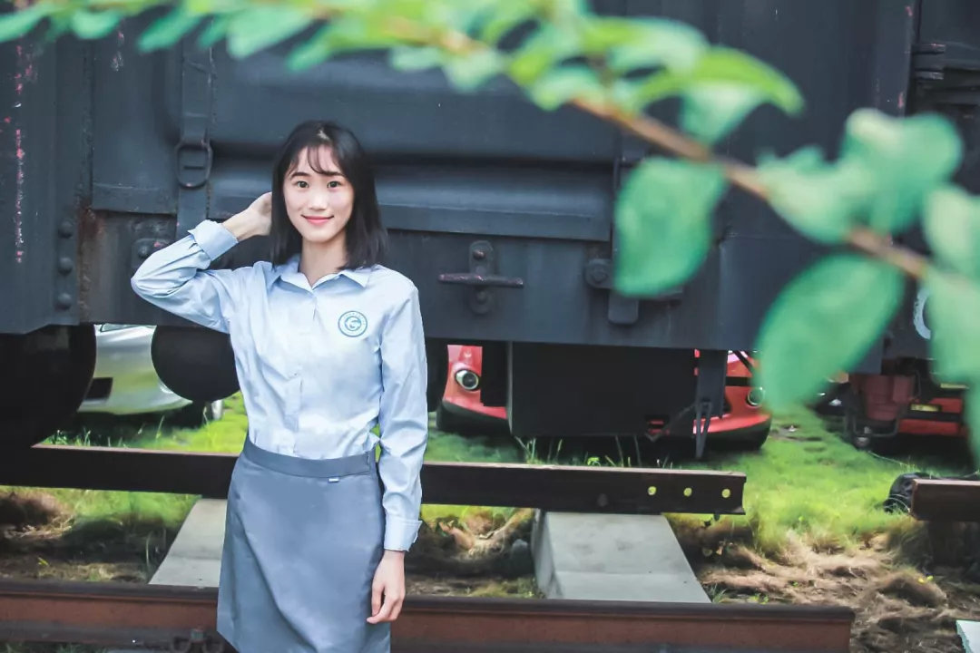 广州大学的校服